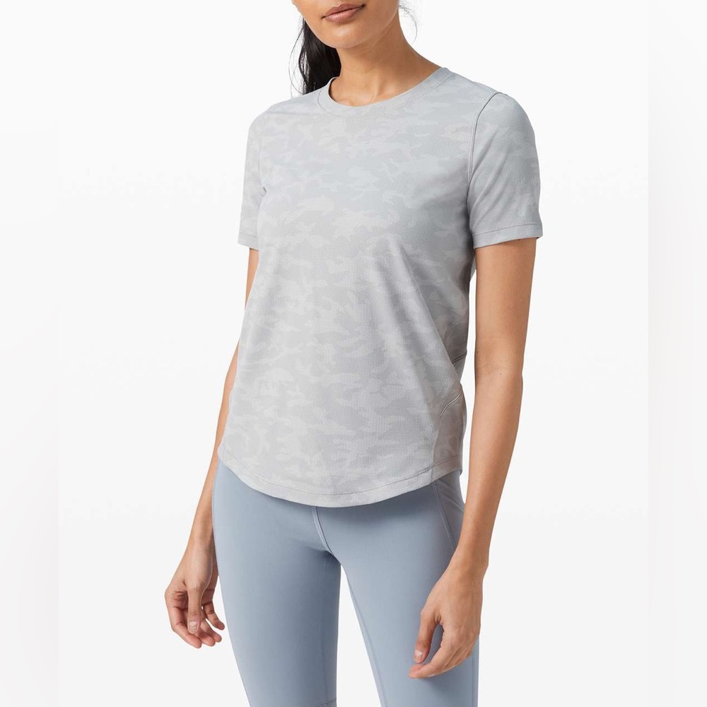 Lululemon Long Distance Short Sleeve
Incognito Camo SSL Silver Drop Alpine White